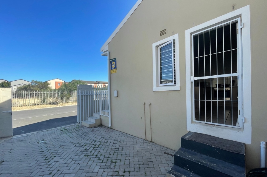 2 Bedroom Property for Sale in Parklands Western Cape